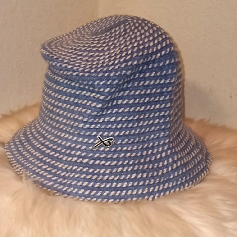 Betmar Blue & White Chenille Bucket Hat